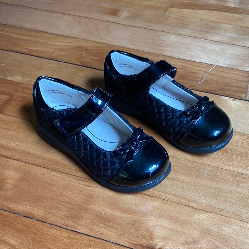 Pediped Black Dress Shoes with Patent Leather and Quilted Design